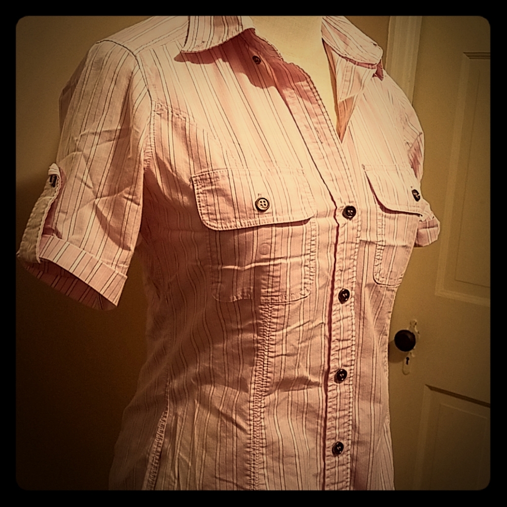 Button down collared short sleeve shirt